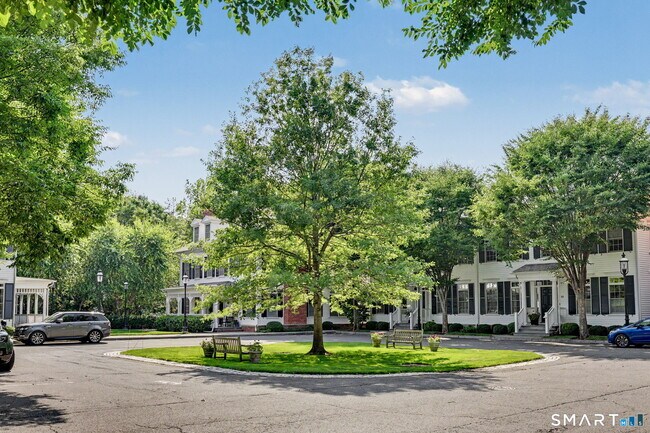 Foto del edificio - 16 Elmwood Drive