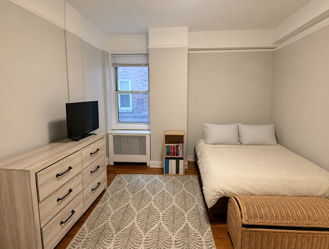 Interior Photo - The Elouise