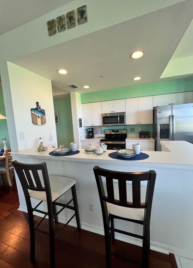 Foto del edificio - Seasonal Furnished 2 Bedroom 2 bath Condo