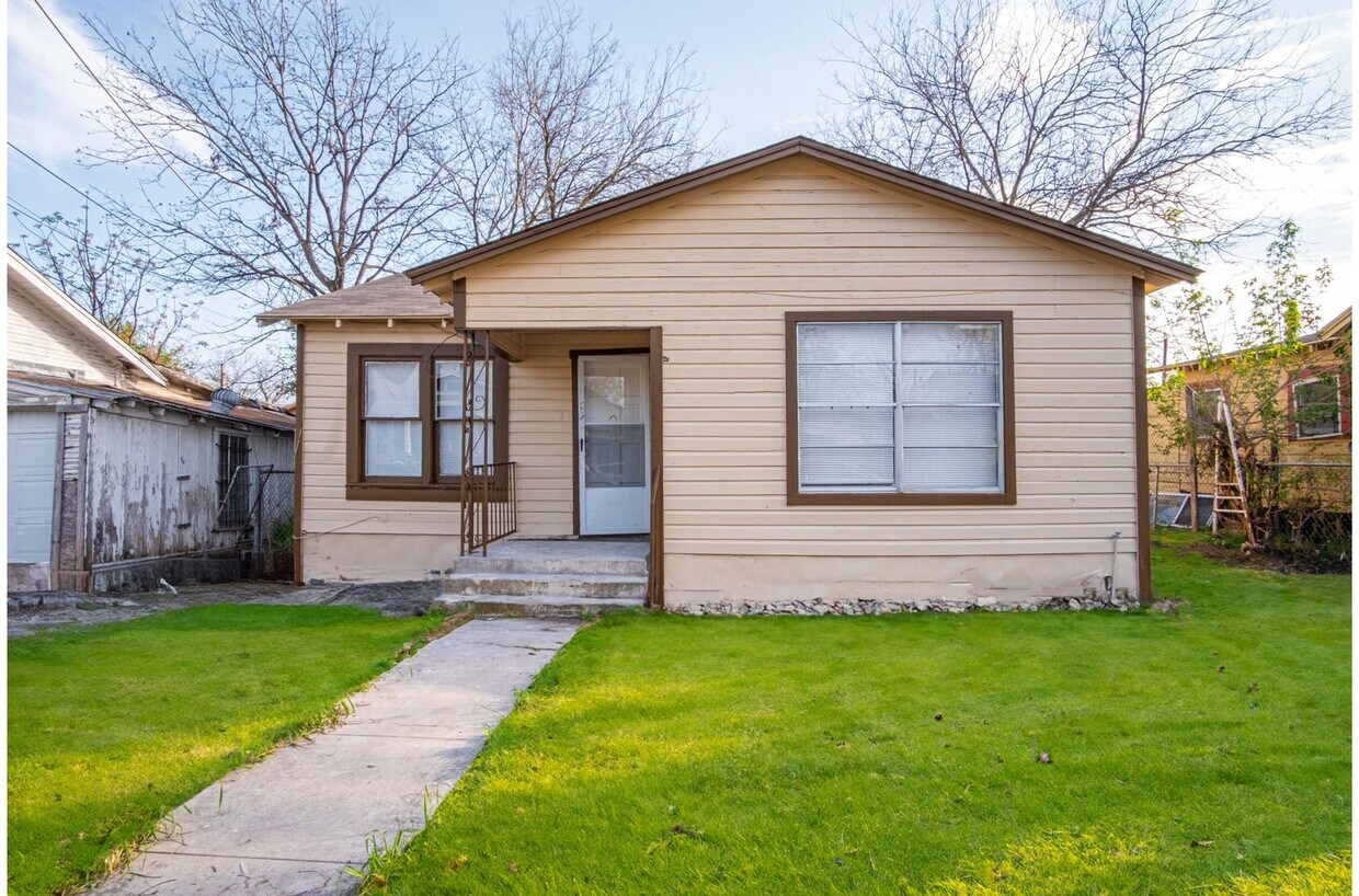 Foto principal - Great Home So Close to Downtown!