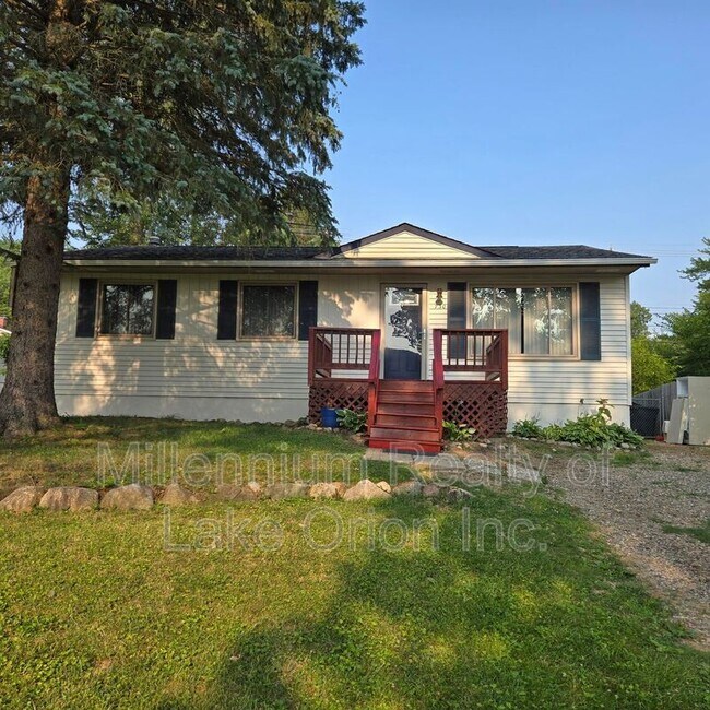 Building Photo - 730 Harry Paul Dr