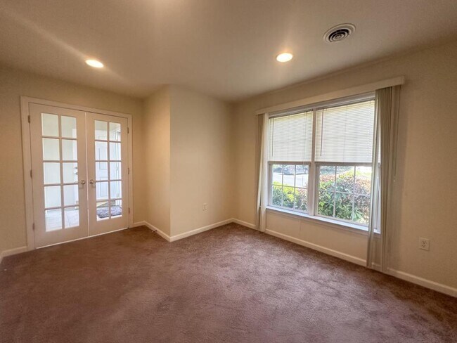 Foto del edificio - 51 Creek Bank Drive