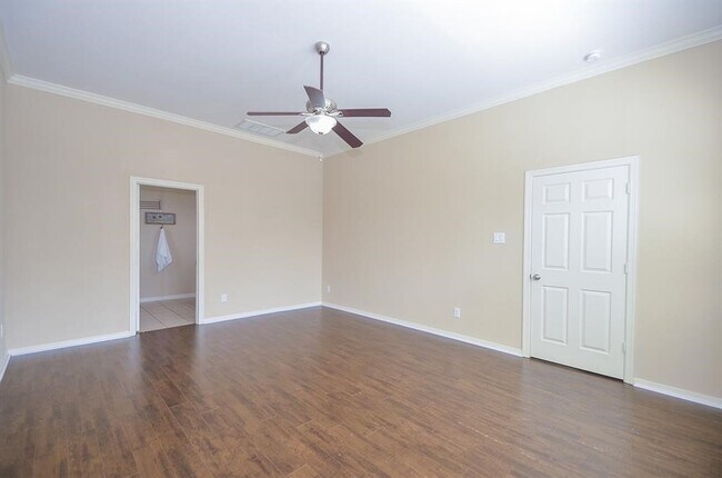 Foto del edificio - 4107 Elk Bluff Ln