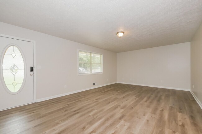 Foto del edificio - 5973 Armour Dr NE