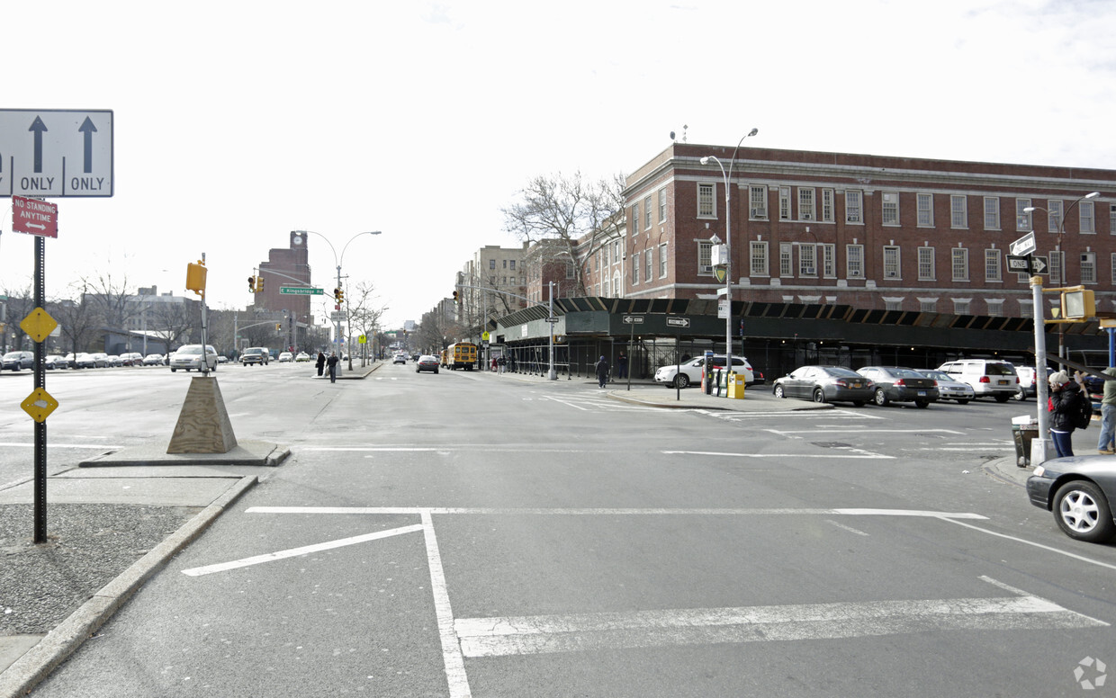 Building Photo - 2545 Grand Concourse