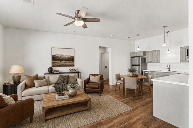 Building Photo - 3 Bedroom 1 bath Duplex available in Loveland