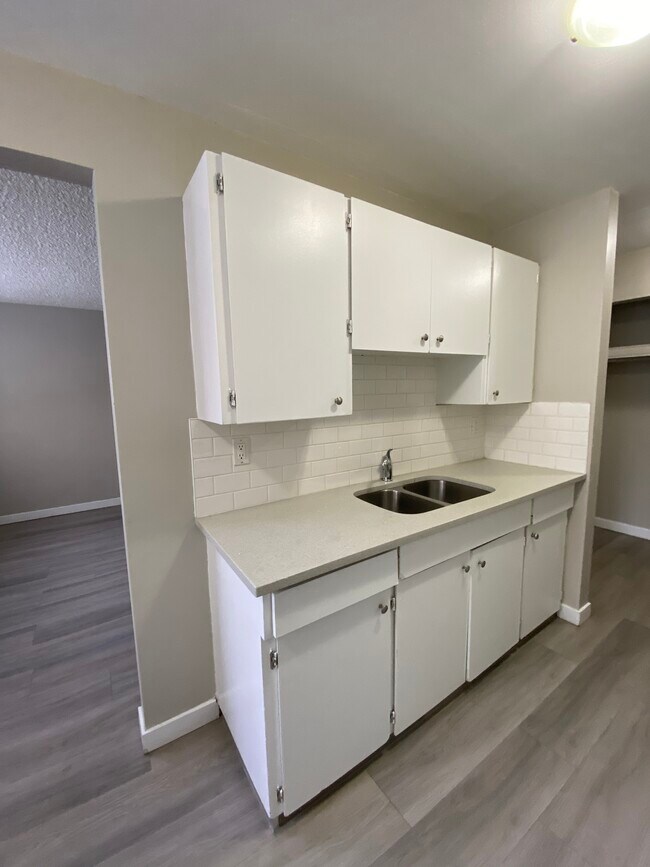 Photo du bâtiment - Ferncrest Manor