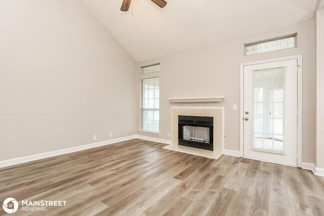 Foto del edificio - 1004 TONYAWOOD DR, OLD HICKORY, TN 37138