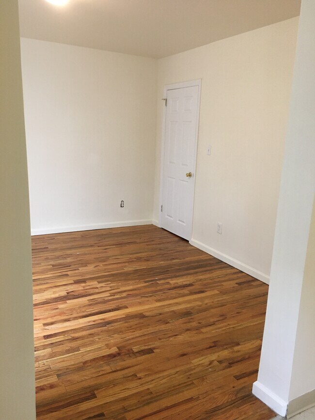 main room - 3923 57th St