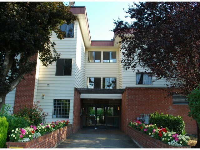 Photo du bâtiment - 1909-1909 Salton Rd