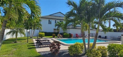 Building Photo - 1519 W Cape Coral Pkwy