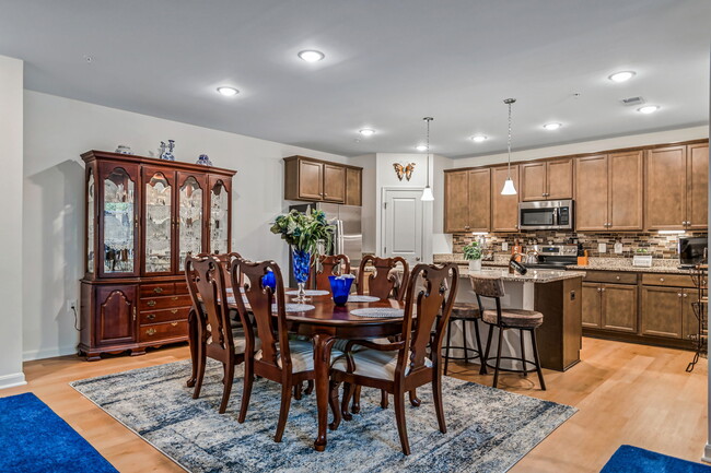 Dining/Kitchen combo - 13950 Englefield Dr
