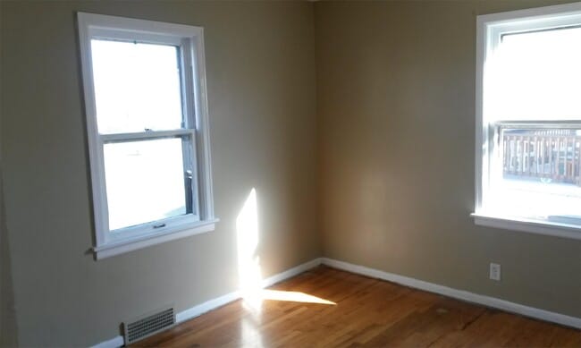 Foto del edificio - 1421 E 4th St