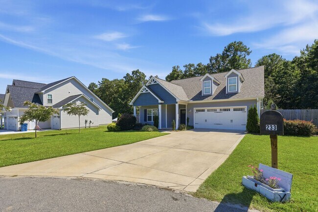 Building Photo - 233 Forester Dr