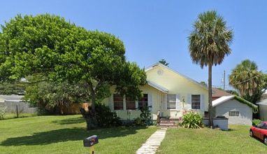 Building Photo - 475 Phoenix Ave