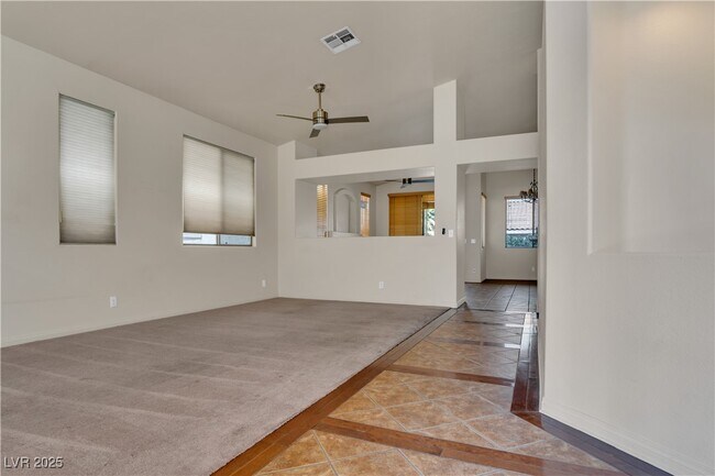 Foto del edificio - 8940 Emery Lake St