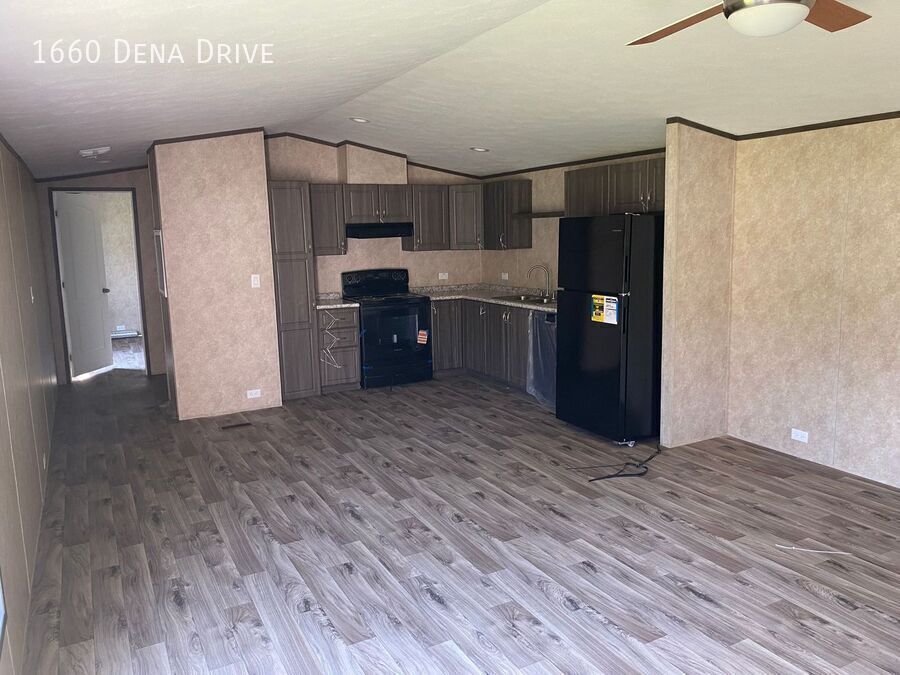 Building Photo - 1660 Dena Dr