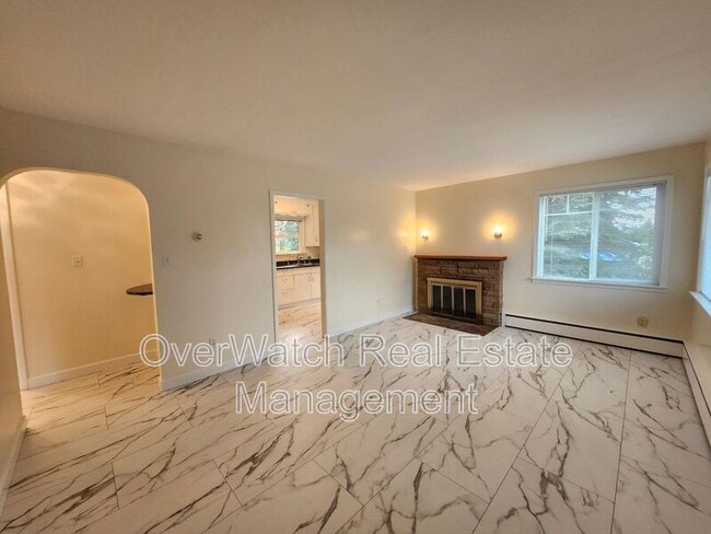 Foto del edificio - 7727 Jewel Lake Rd