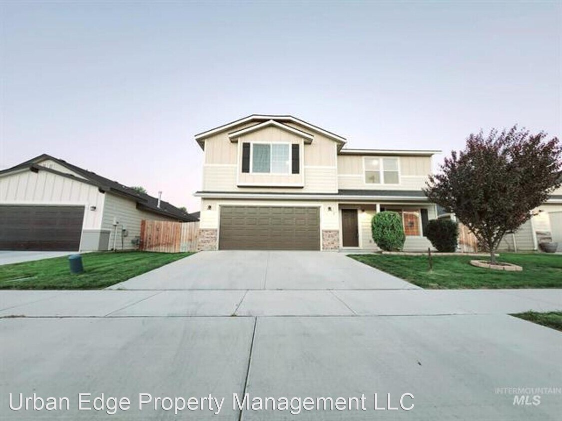 4 br, 2.5 bath House 4676 N Dyver Ave House Rental in Meridian, ID