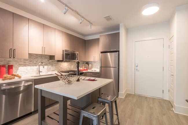 Check out our chicly modern layouts, designer kitchens, luxury finishes, and more - Modera Midtown