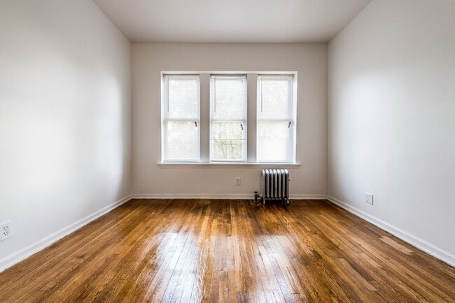 Building Photo - 400 S Laramie