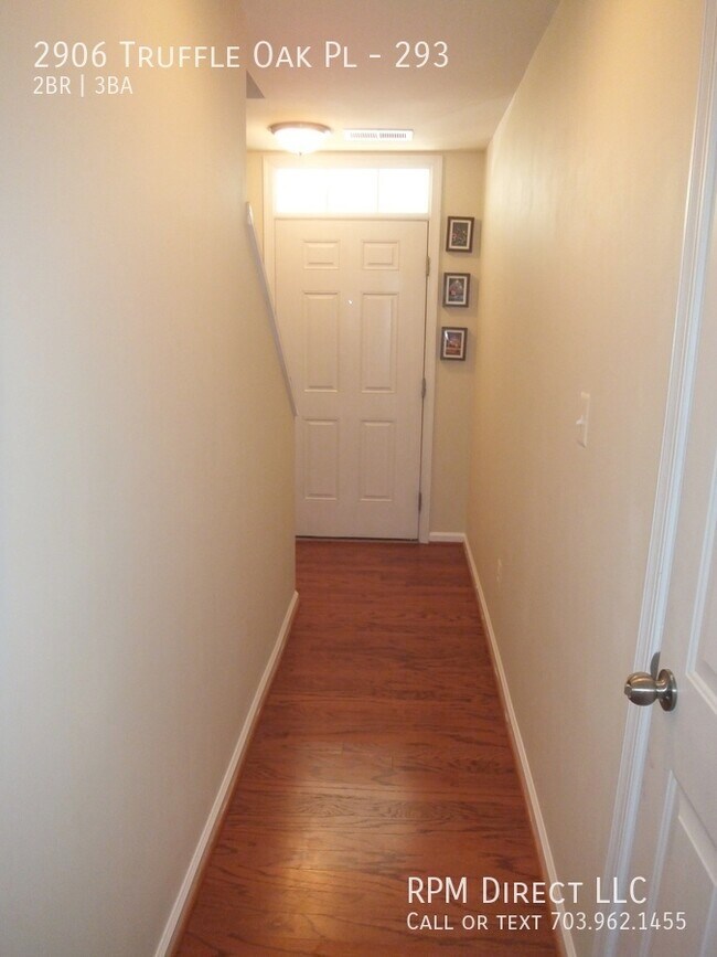 Building Photo - 3 Level Townhouse in River Oaks!