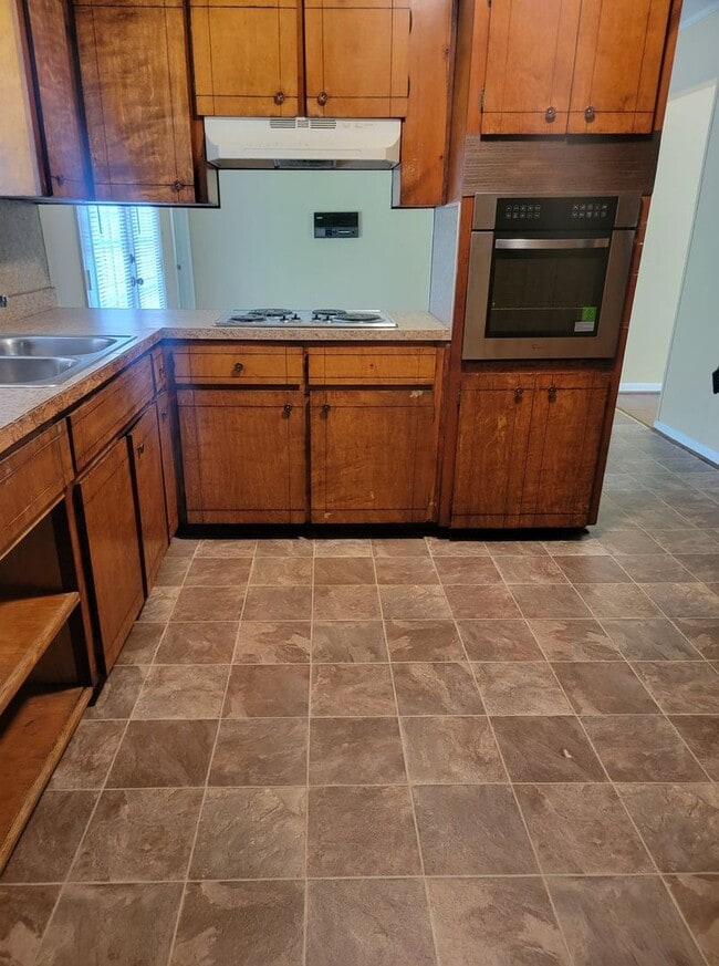 Building Photo - Spacious 4BR/2BA single family home in Ann...