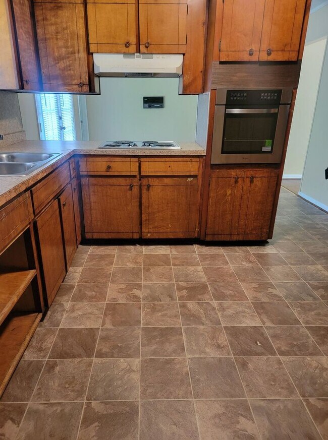 Foto del edificio - Spacious 4BR/2BA single family home in Ann...
