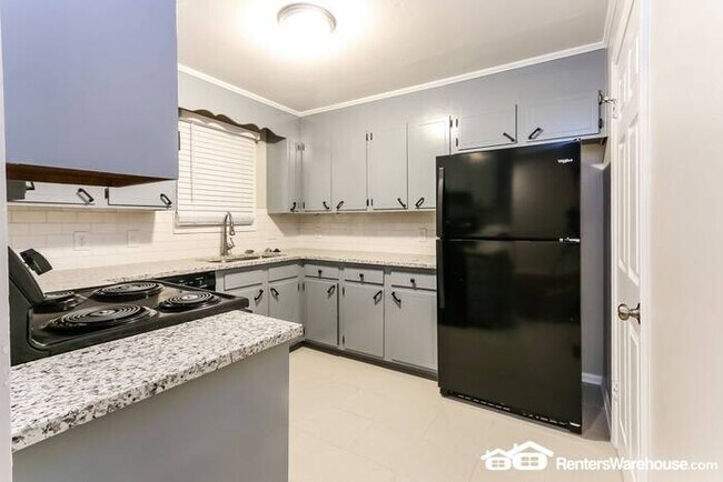 Foto del edificio - Updated 3 bedrooms and 2 full bath home $$...