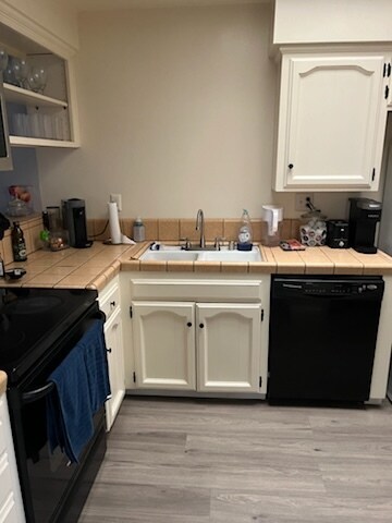 Kitchen - 5761 N Monte Ave