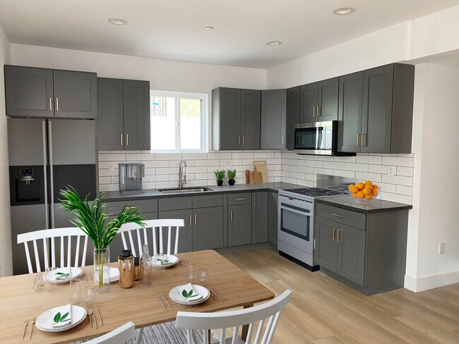 chefs kitchen - 3553 Percy St