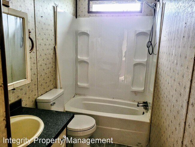 Building Photo - 2 br, 2 bath House - Trailer for rent 2135...