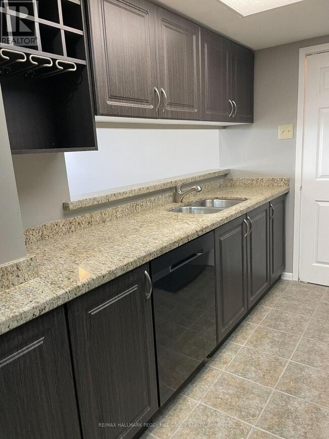 Building Photo - 75 Ellen St