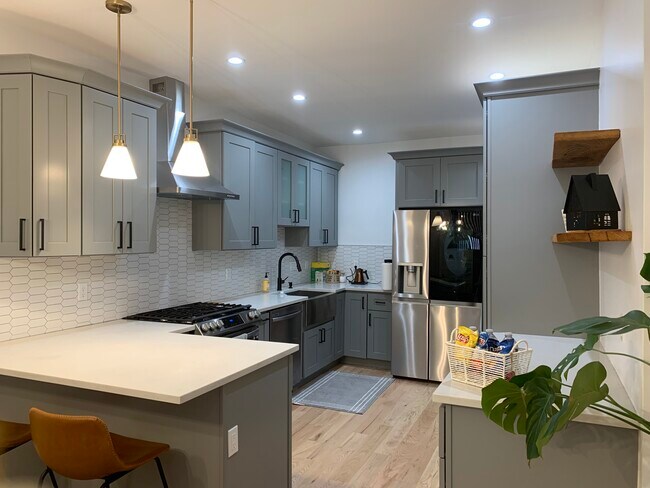Kitchen - 2030 S 22nd St