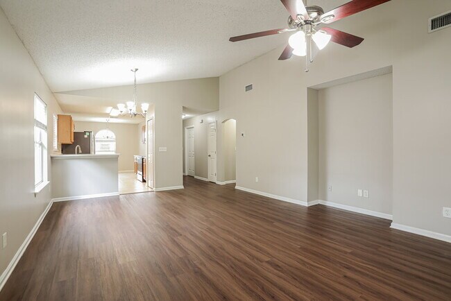 Building Photo - 4343 Hanging Moss Dr