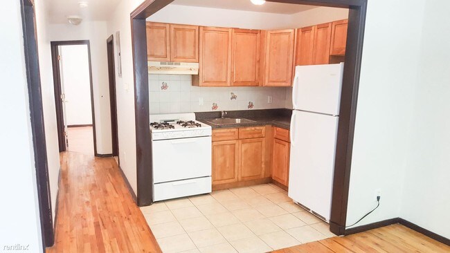 Building Photo - 446 Throop Ave