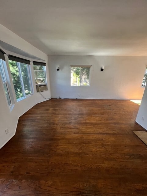 Building Photo - 10810 Camarillo St