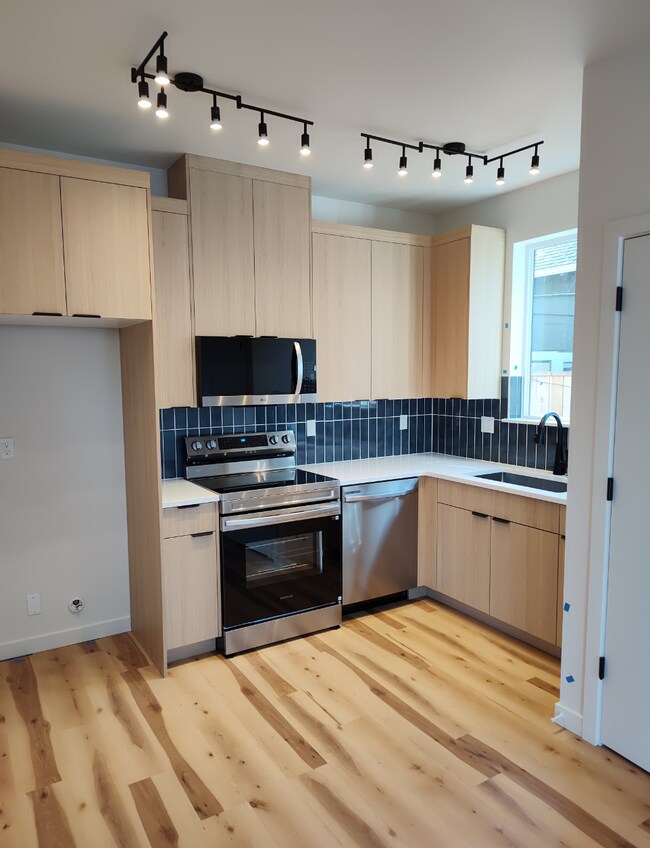 Building Photo - 4264 NE Going St