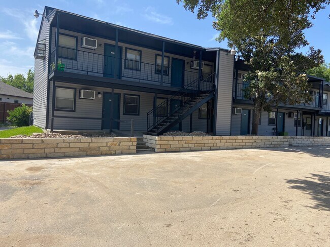 Building Photo - Greenway Apartments