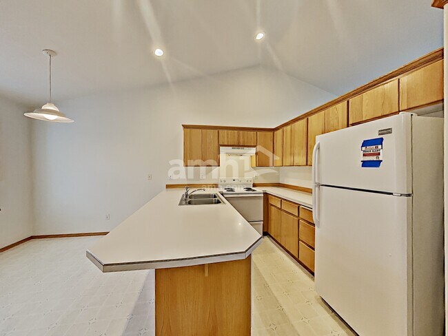 Foto del edificio - 663 NW Meadows Drive