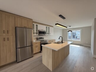 Building Photo - 50 Mia St