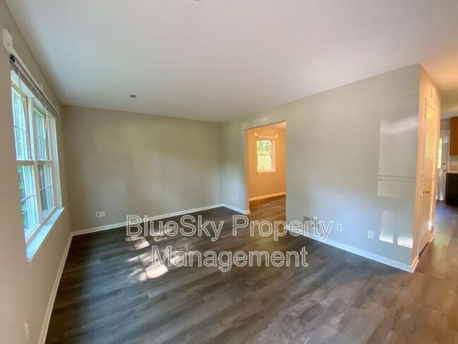 Building Photo - 1106 Preston Ave