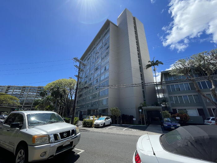 Foto principal - PUNAHOU GARDENS studio, sec, salt water po...
