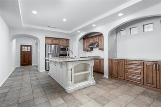 Building Photo - 59 Douvaine Ct