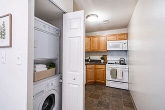 Building Photo - Country Village Apartment Homes