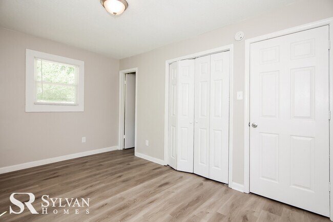 Building Photo - Sweet 3BR 1.5BA home