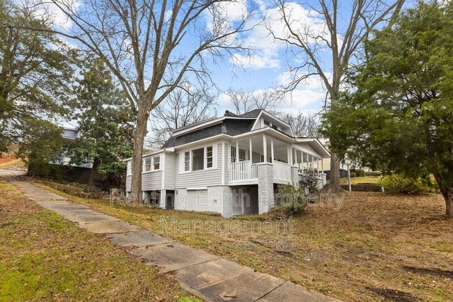 Building Photo - 1900 15th Ct N