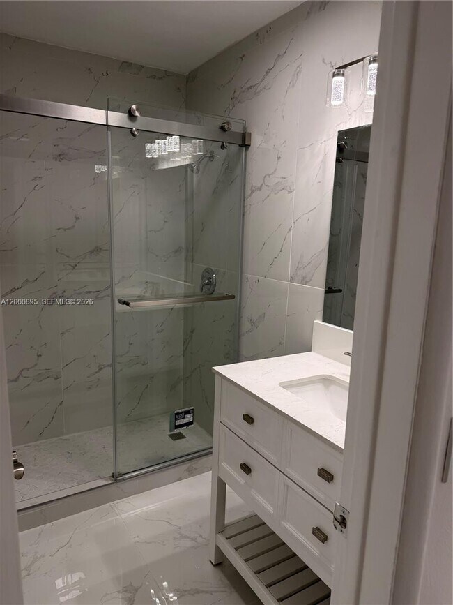 Foto del edificio - 7380 Cleveland St