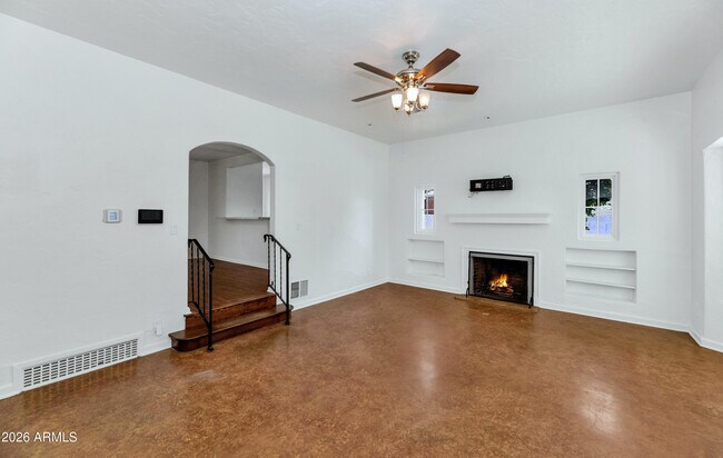 Foto del edificio - 114 W Windsor Ave