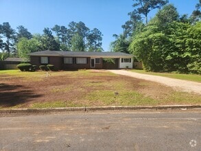 Building Photo - 1804 Pine Needle Ln